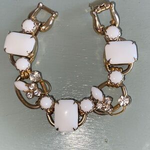 DeLizza & Elster
1950-1960 White Milk Glass and Chaton Rhinestones Link Bracelet